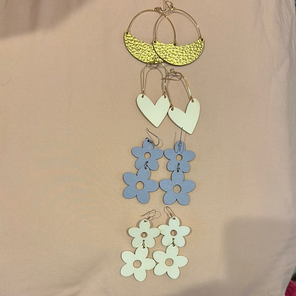 Gold and White Floral Earrings Set Nickel & Suede Bundle